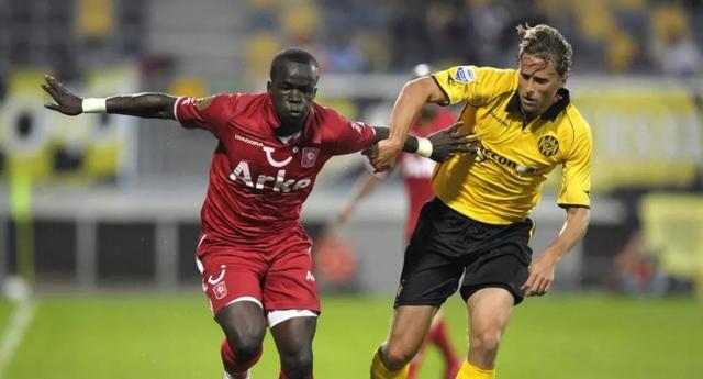 每位队员都 每位队员都