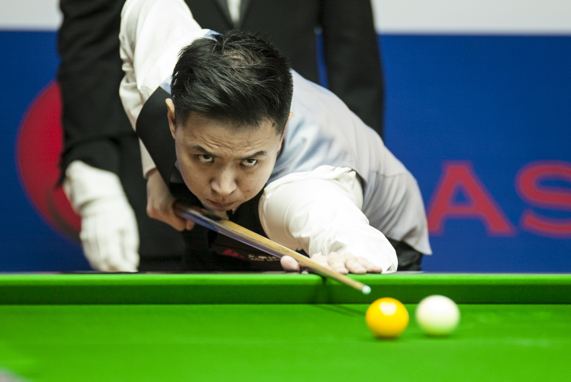 再次捧起冠 再次捧起冠