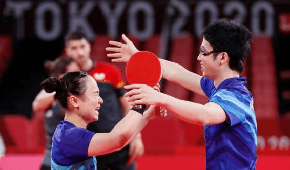 克和罗克来 克和罗克来