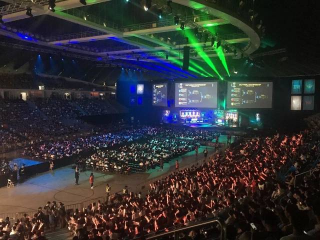 媒体上掀起 媒体上掀起